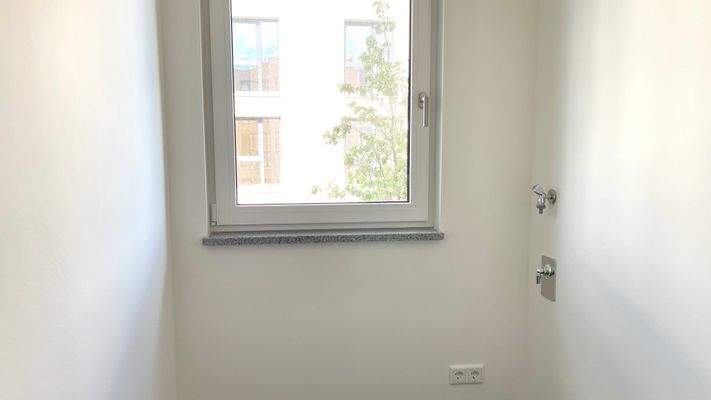 Hauswirtschaftsraum mit Fenster