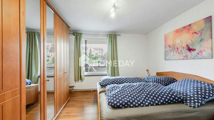 Schlafzimmer 1