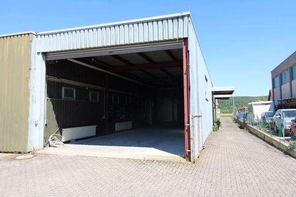 seitlich_Zufahrt_Halle