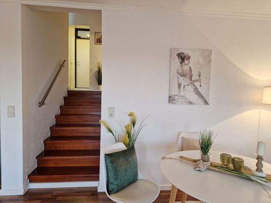 Treppe zum Eingangsbereich