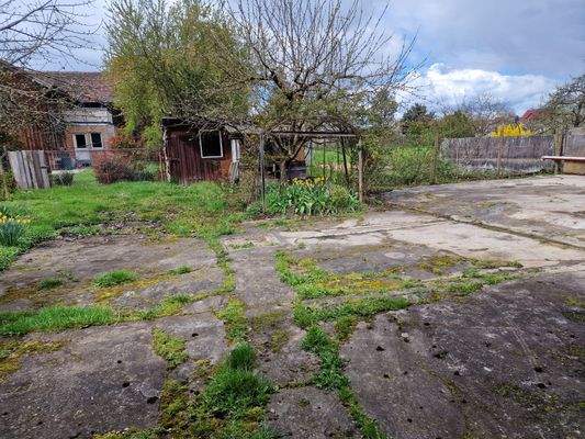 Garten hinter dem Haus