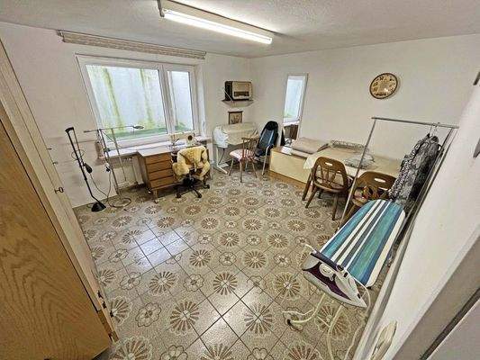 Bügelzimmer im Keller