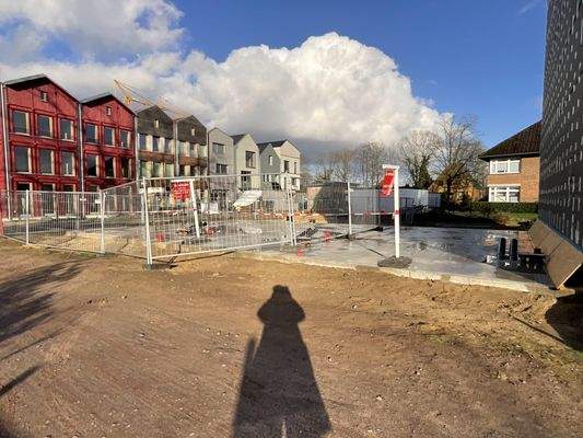 Der Aufbau des Endhauses beginnt