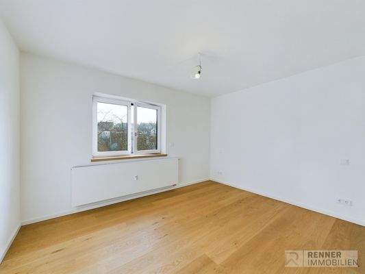 CAM02915G0-PR0050-STILL015