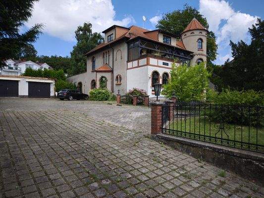 Eingang Parkplätze südlich