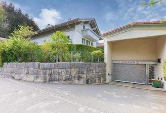 Außenansicht, Zufahrt zur Tiefgarage