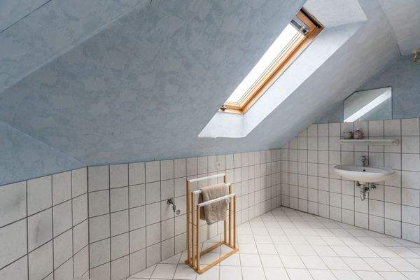 Badezimmer im Dachgeschoss