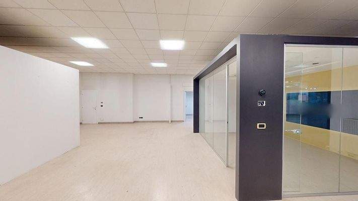 Geschäft-Meran-Fläche-Mieten-Autoabstellplätze-Gelegenheit