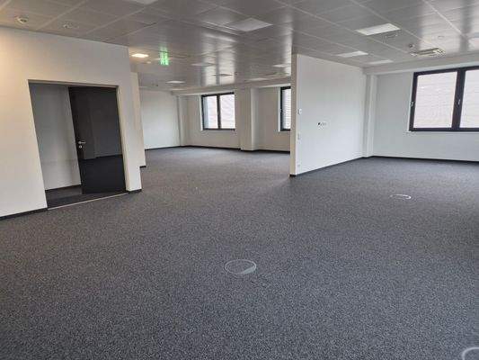 1. OG rechts - Büroansicht 1.jpg