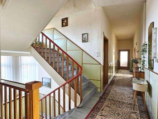 Breites historisches Treppenha