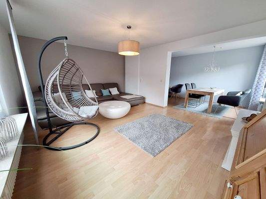 ...mit Blick ins Esszimmer