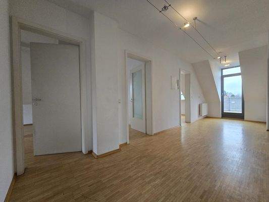 Radebeul- Rosenstr.7 DG Flur II