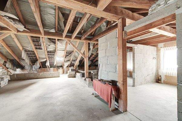 Dachboden (ausbaufähig)