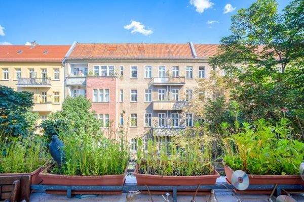 Blick auf gegenüberliegende Häuserzeile