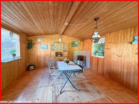 Großes Gartenhaus von innen