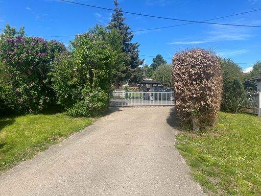 Zufahrt zum Grundstück