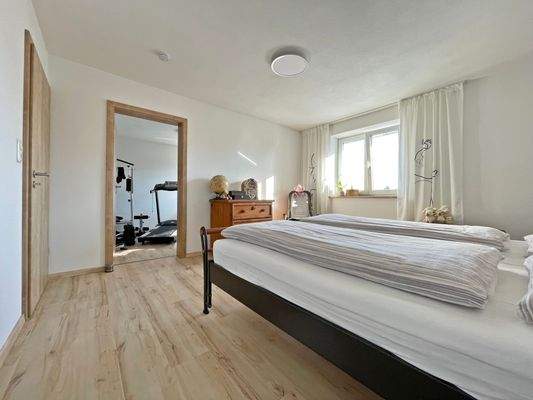 Schlafzimmer - Weitwinkel.jpg