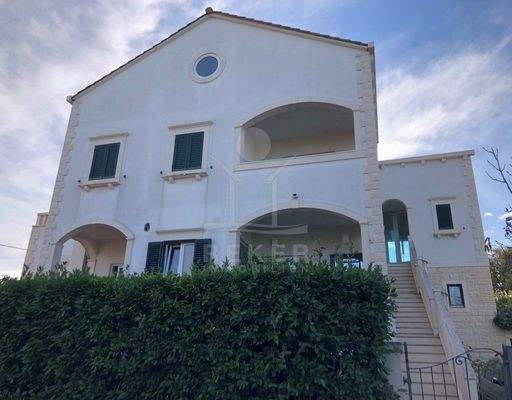 Das Haus strahlt ein Ambiente zum Verlieben aus