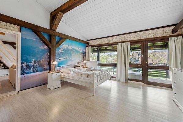 Schlafzimmer mit Balkon