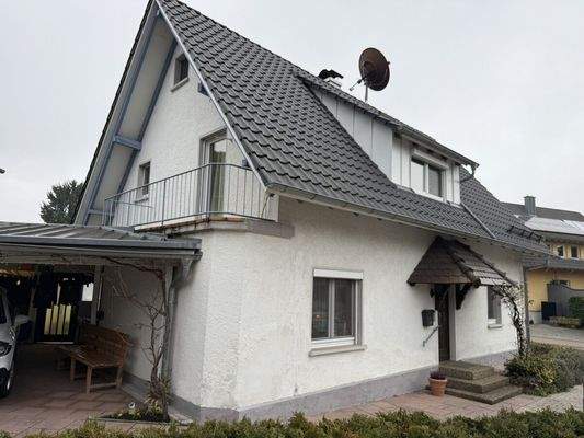 Hausansicht Einfamilienhaus Rückseite