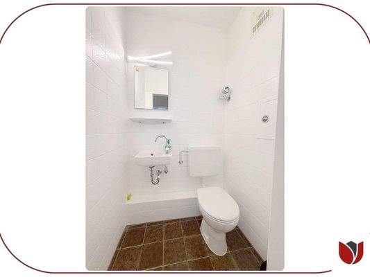 Separates Gäste-WC (Der Bodenbelag wird noch erneu