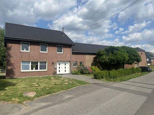 Straßenansicht Gesamtobjekt