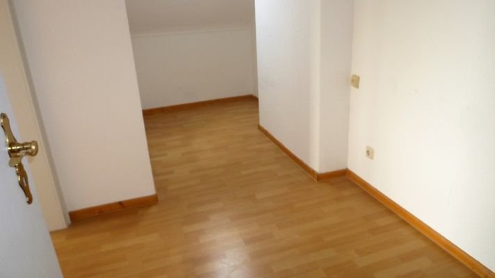 Kleines Arbeitszi. oder Ankleidezi.
