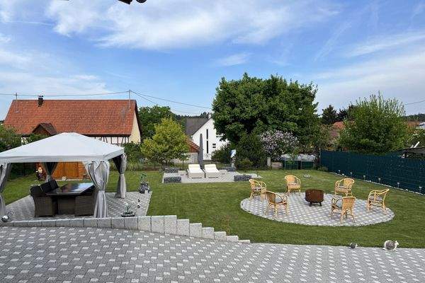 Gartenanlage mit 3 Sitzbereichen