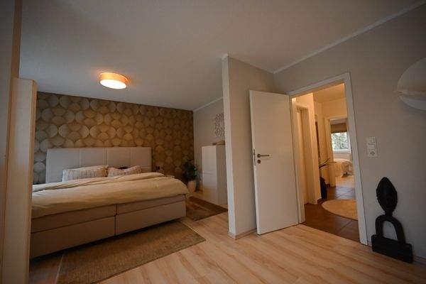 Schlafzimmer 2 mit Ankleidebereich