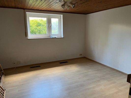 wohnlich ausgebauter Kellerraum I