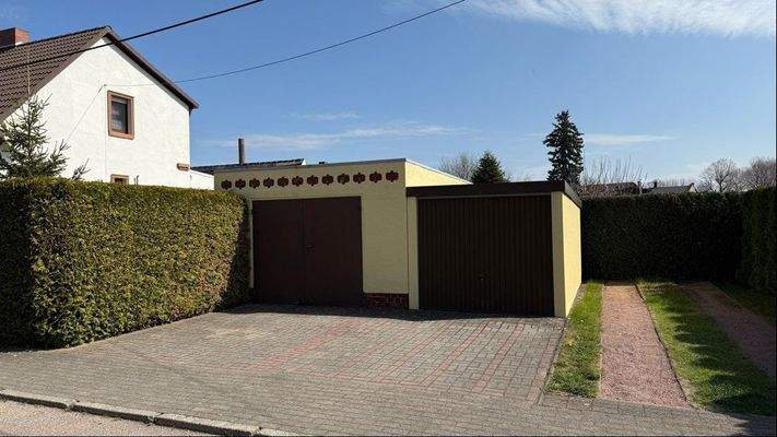 Foto-Garagen u. Stellplatz