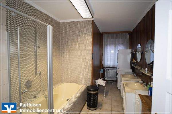 Badezimmer - Wohnung 1. OG