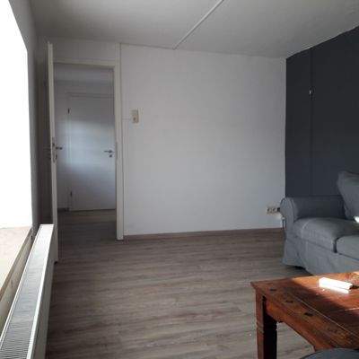 Blick vom Wohnzimmer zum Vorflur