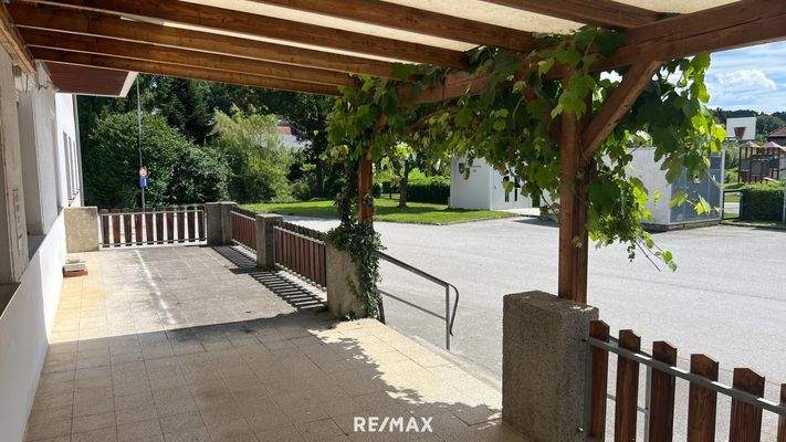 Eingangsbereich/Terrasse