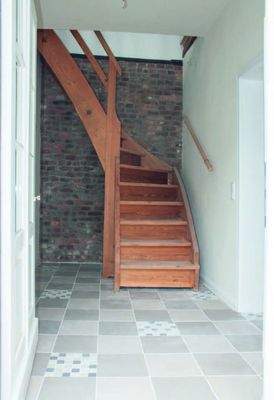 Flur und Treppe