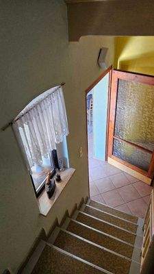 Treppenabgang Flur EG.jpg