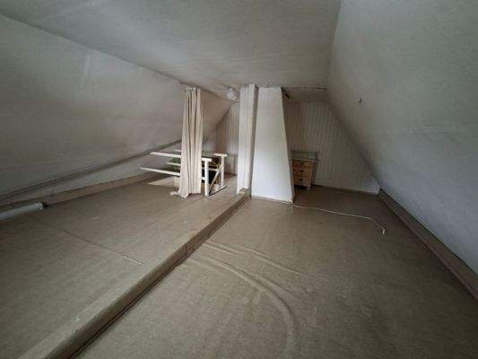 Dachboden Raum 1.jpg