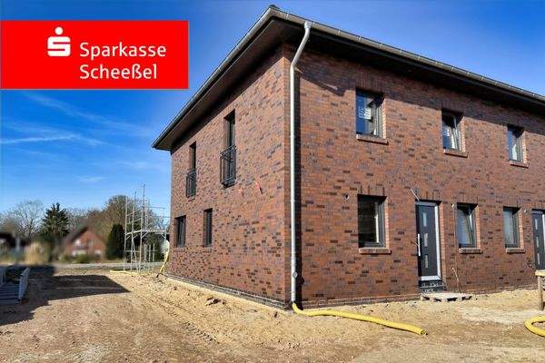 Straßen-/ Seitenansicht