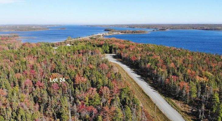 Cape Breton - 37-Hektar-Areal mit Atlantik-Zugang 