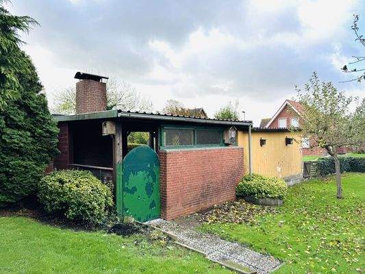 Garten/Überdachte Terrasse mit Außenkamin