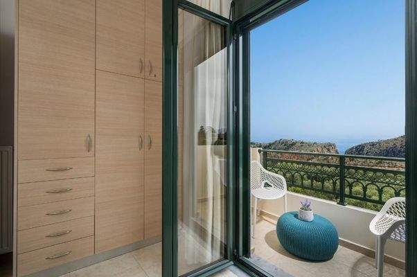 Kreta, Afrata: Premium-Villa mit Meerblick zu verkaufen