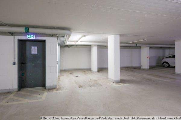 27 Tiefgaragenstellplatz