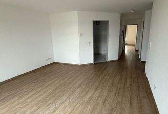 Blick vom Wohnzimmer zur Küche