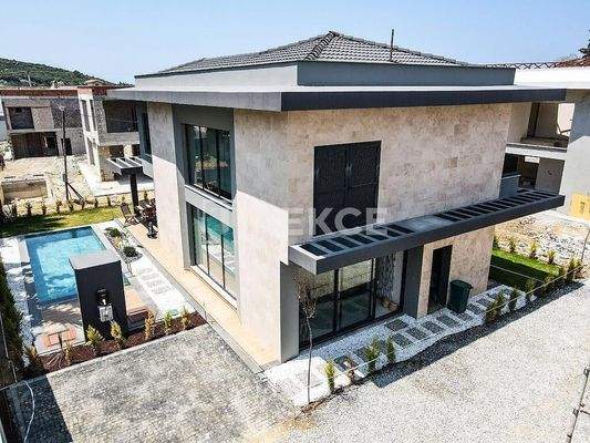 Detached Villas in a Complex in Aydın Kuşadası