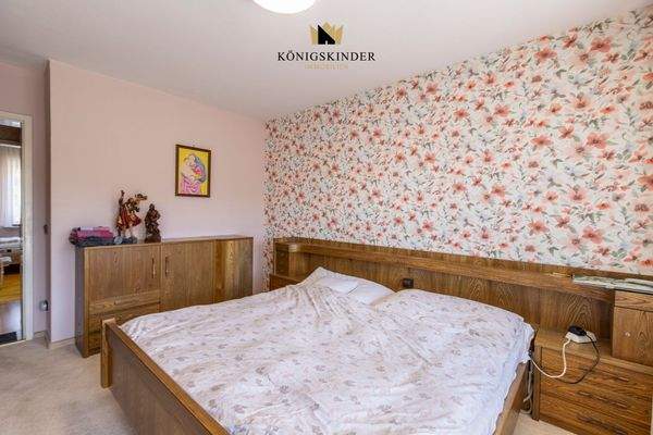 Schlafzimmer zum Flur