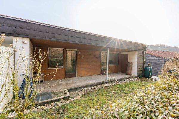 Terrasse mit Gartenpotenzial