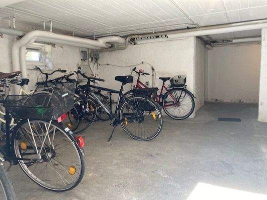 allgemeiner Fahrradkeller