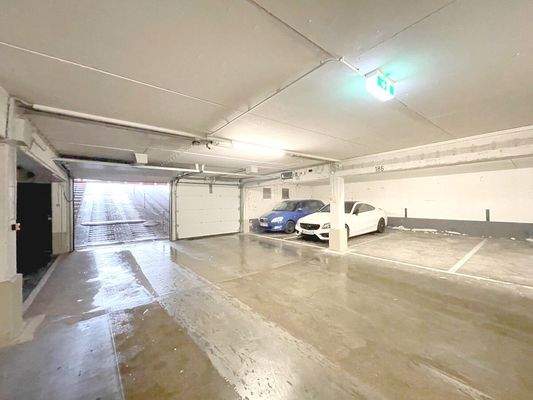 Große Tiefgaragenstellplätze