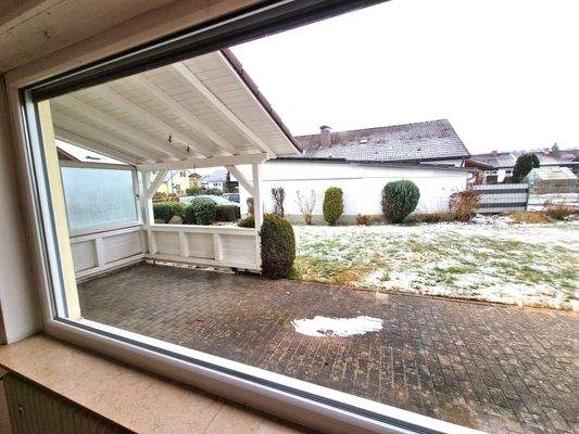 Blick von Wohnen auf Freisitz