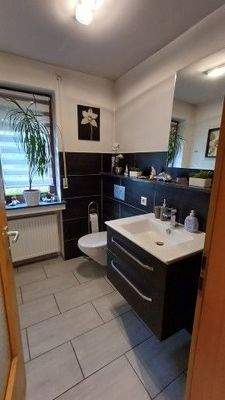 neuwertiges Gäste WC EG